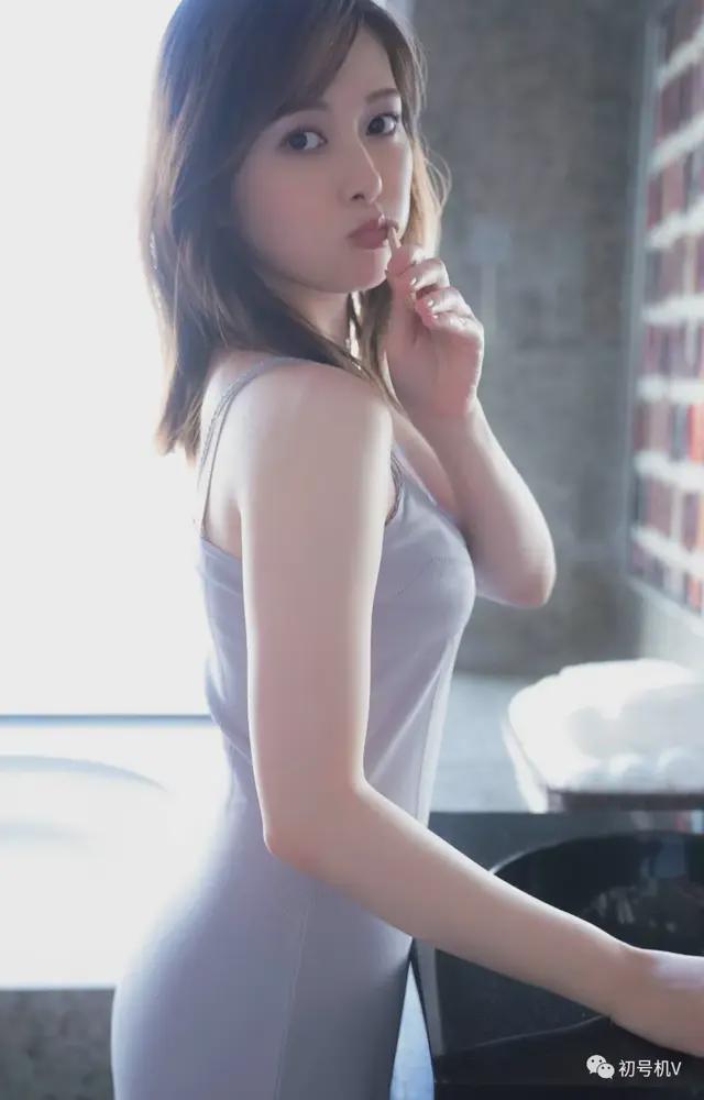 最新美女写真,最新美女写真，探索自然美景的旅行，寻找内心的平静