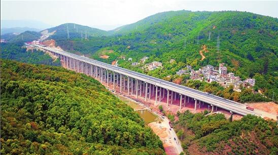 武易高速2025最新动态，温情陪伴贯穿全程的进展之路