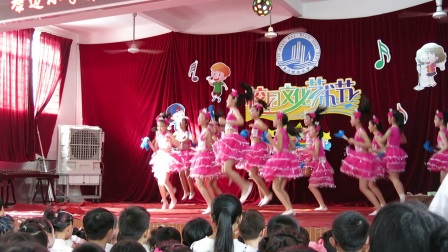 迈陈中心小学舞蹈比赛，教育文化现象的深度解读